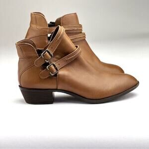 Diba brown leather bootie size 7.5 style Love Bug‎